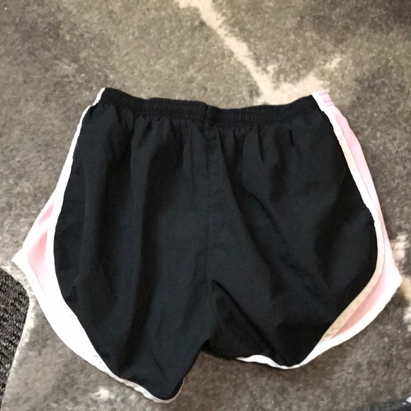 Nike shorts - Picture 2 of 3